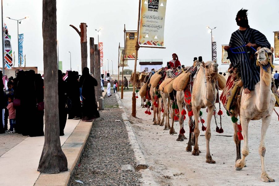 جادة عكاظ تقدم الاثراء المعرفي والتعايش التاريخي للأسر والعوائل