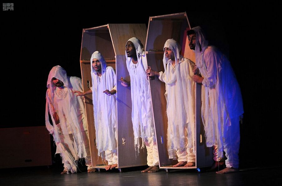 جامعة الطائف تشارك في فعاليات سوق عكاظ بمسرحية "نعش"