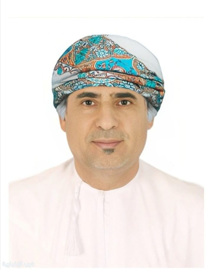 الكاتب العماني إسحاق الحارثي: أكتب بواقعية لأضع الإنسان في قلب الحدث، والحدث في قلب الإنسان الكاتب العماني إسحاق الحارثي: أكتب بواقعية لأضع الإنسان في قلب الحدث، والحدث في قلب الإنسان