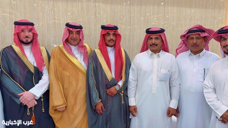 بحضور الشيخ فوزي بن دعيجاء الحروب يحتفل بزواج إبنه الشاب عبدالعزيز بحضور الشيخ فوزي بن دعيجاء الحروب يحتفل بزواج إبنه الشاب عبدالعزيز