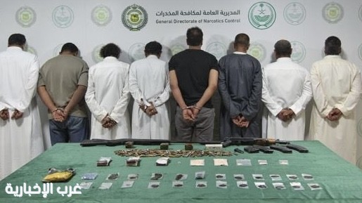 مكافحة المخدرات تقبض على ٨ مواطنين ومقيمين في تبوك لترويجهم مواد مخدرة مكافحة المخدرات تقبض على ٨ مواطنين ومقيمين في تبوك لترويجهم مواد مخدرة