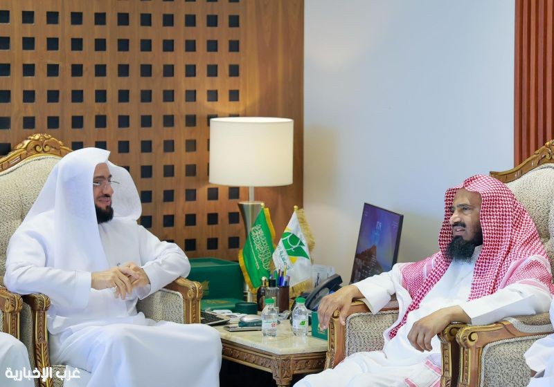عضو هيئة كبار العلماء ومفوض الإفتاء بمنطقة عسير يزور "جمعية البر بأبها" عضو هيئة كبار العلماء ومفوض الإفتاء بمنطقة عسير يزور "جمعية البر بأبها"