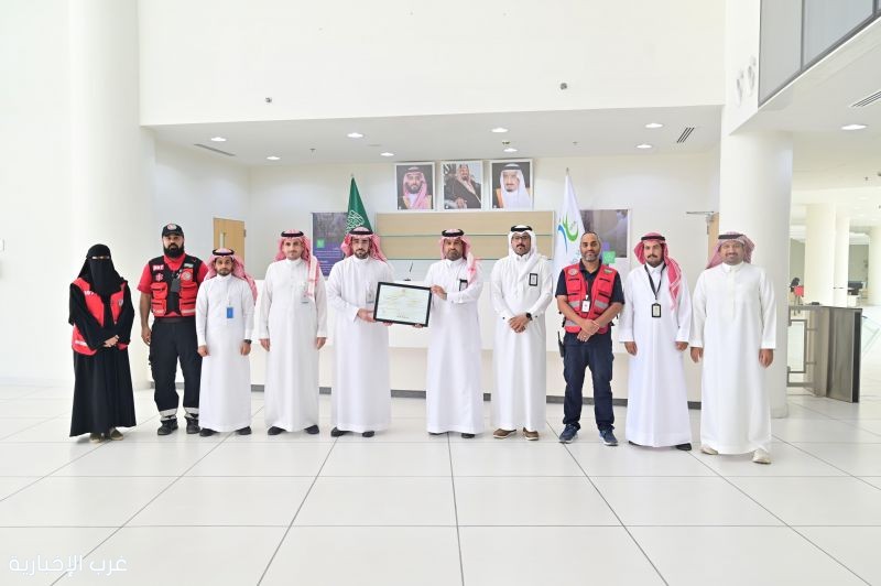 الهلال الأحمر بالشرقية يسلم شهادة "الامتثال" لهيئة الغذاء والدواء بالقطاع الشرقي الهلال الأحمر بالشرقية يسلم شهادة "الامتثال" لهيئة الغذاء والدواء بالقطاع الشرقي