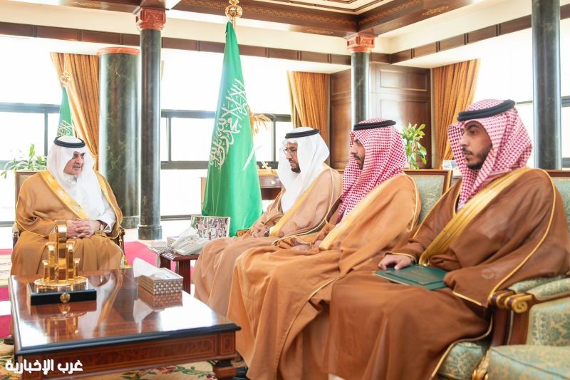 أمير تبوك يؤكد أهمية تكامل الجهود الصحية خلال استقباله مسؤولي "الصحة" و"وقاية" أمير تبوك يؤكد أهمية تكامل الجهود الصحية خلال استقباله مسؤولي "الصحة" و"وقاية"