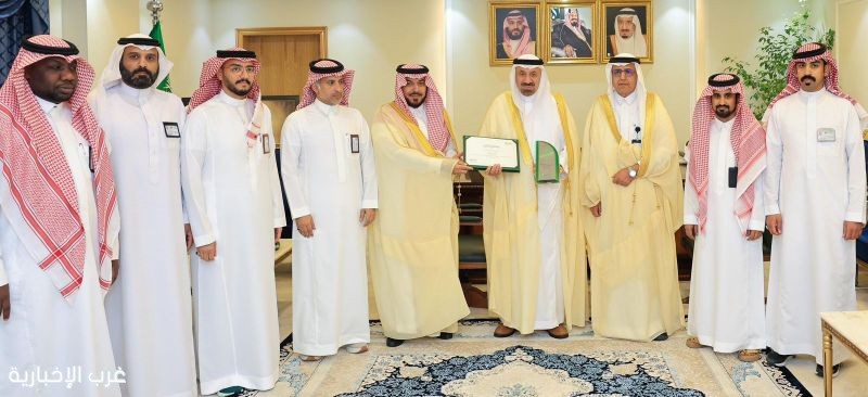 أمير نجران يثمّن جهود فريق عمل كفاءة الطاقة بالإمارة أمير نجران يثمّن جهود فريق عمل كفاءة الطاقة بالإمارة