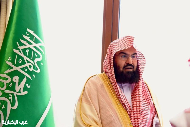 السديس يزور الشيخ العباد ويوجه بتوثيق ونشر دروسه العلمية السديس يزور الشيخ العباد ويوجه بتوثيق ونشر دروسه العلمية