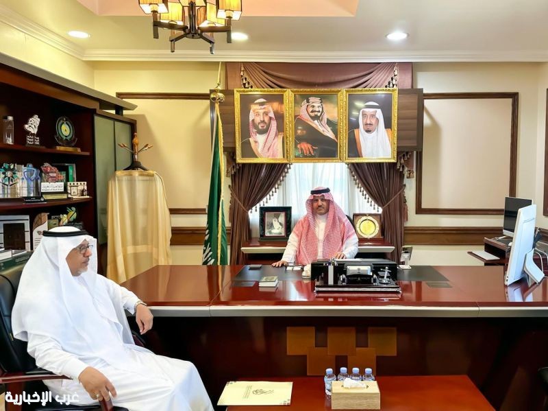 محافظ أملج يستقبل مشرف صالون الحوراء الثقافي