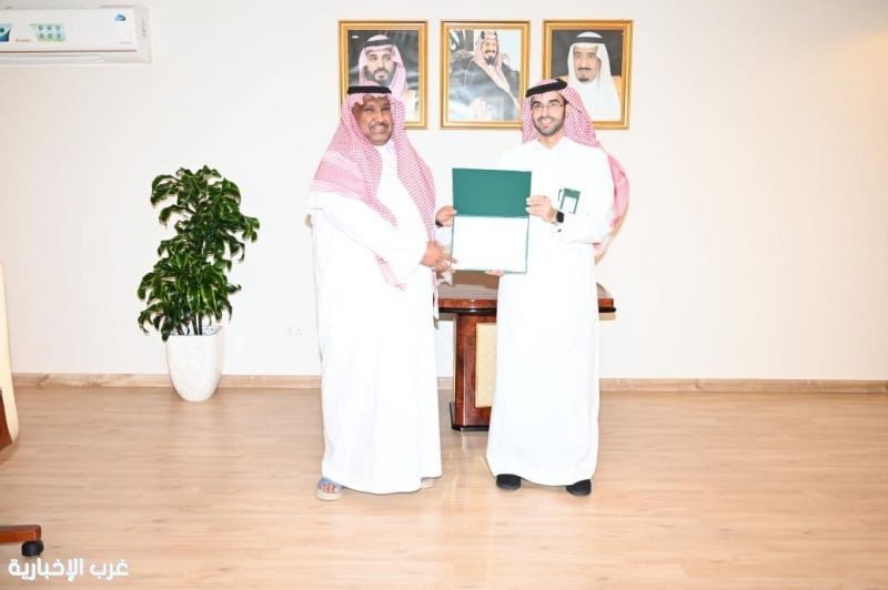 وزارة البيئة والمياه والزراعة تُكرم مدير إدارة خدمة المستفيدين منطقة مكة المكرمة، وزارة البيئة والمياه والزراعة تُكرم مدير إدارة خدمة المستفيدين منطقة مكة المكرمة،