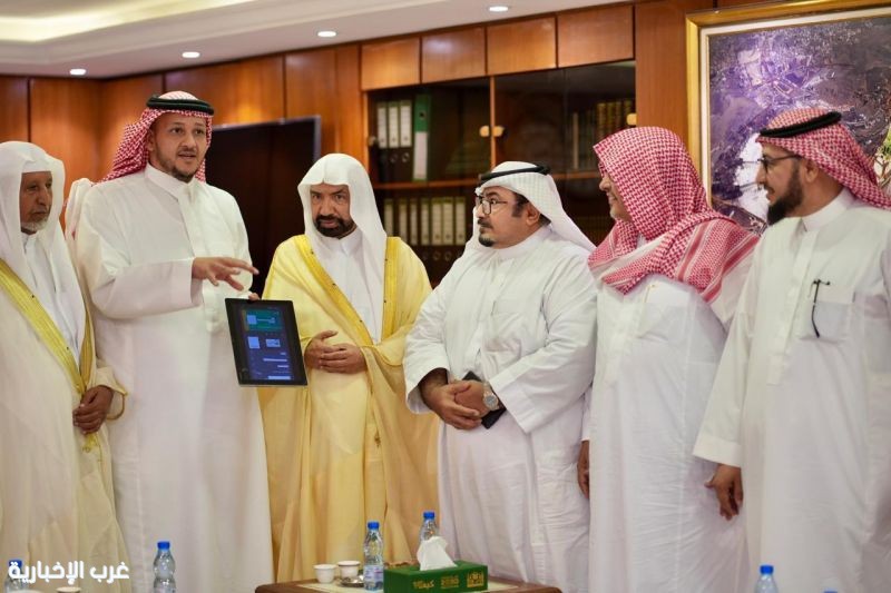 رئاسة الشؤون الدينية تسلّم كبار المطوفين الرخصة الأولى عبر تطبيق توكلنا