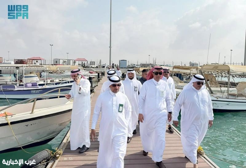 البيئة والزراعة تُسلّم 65 محركًا بحريًا للصيادين بينبع البيئة والزراعة تُسلّم 65 محركًا بحريًا للصيادين بينبع
