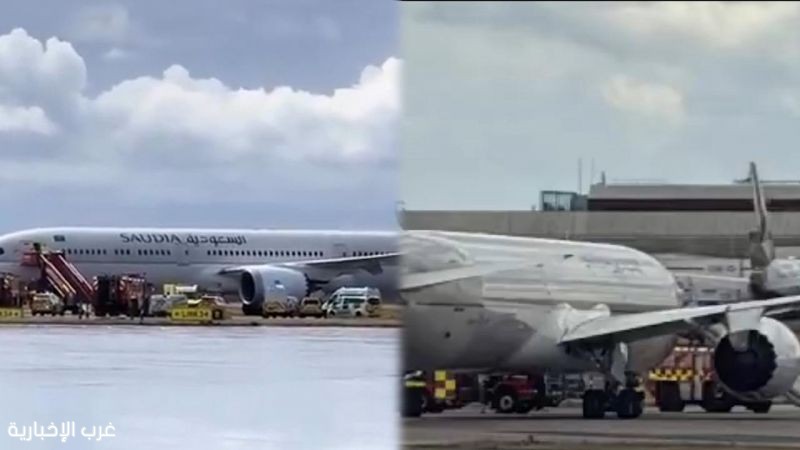 مسافر يفتح باب طائرة الخطوط السعودية في لندن ويتسبب في تأخير الرحلة. مسافر يفتح باب طائرة الخطوط السعودية في لندن ويتسبب في تأخير الرحلة.
