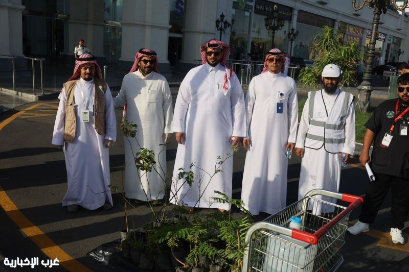 بيئة الطائف تنفذ مبادرة تشجير في تيرا مول بالتعاون مع فريق “أثمر” التطوعي بيئة الطائف تنفذ مبادرة تشجير في تيرا مول بالتعاون مع فريق “أثمر” التطوعي
