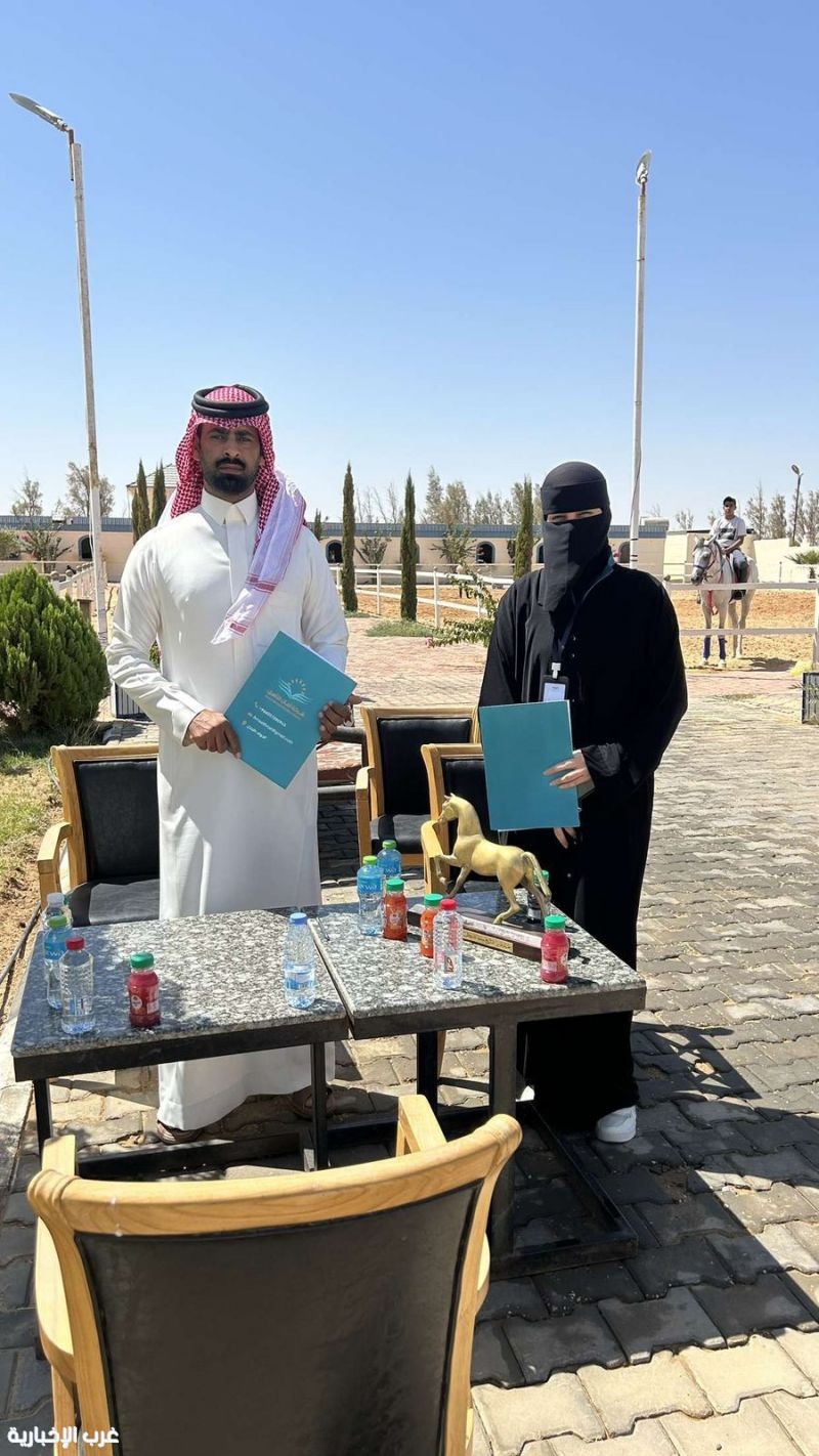 تفعيل مبادرات توعوية موجهة للأسر والمجتمع حول أهمية العلاج بالخيل وأثره على ذوي الإعاقة.