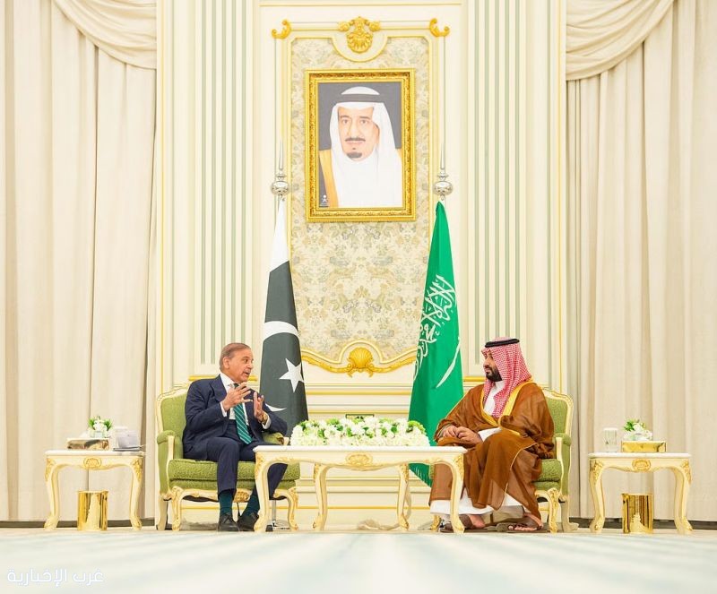 ولي العهد يستقبل رئيس وزراء باكستان.. ويعقدان جلسة مباحثات رسمية.