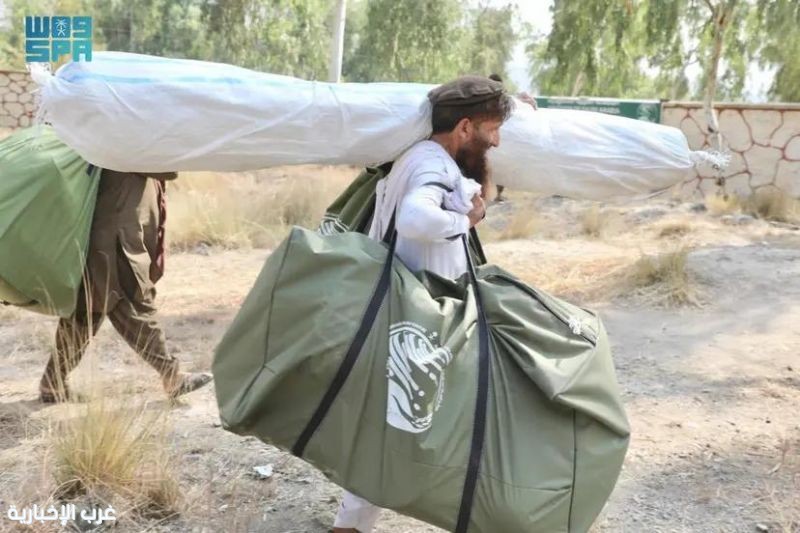 مركز الملك سلمان للإغاثة يوزع (350) حقيبة إيوائية في مديرية درة نور بولاية ننجرهار بأفغانستان مركز الملك سلمان للإغاثة يوزع (350) حقيبة إيوائية في مديرية درة نور بولاية ننجرهار بأفغانستان