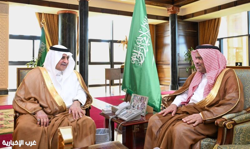 أمير منطقة تبوك يستقبل مدير الأحوال المدنية بالمنطقة أمير منطقة تبوك يستقبل مدير الأحوال المدنية بالمنطقة
