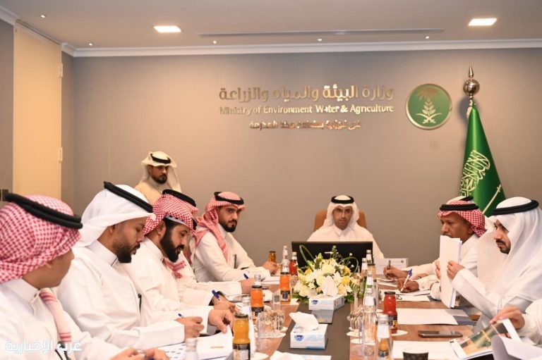 وكيل وزارة البيئة والمياه والزراعة لخدمة المستفيدين وشؤون الفروع يتفقد سير العمل وكيل وزارة البيئة والمياه والزراعة لخدمة المستفيدين وشؤون الفروع يتفقد سير العمل