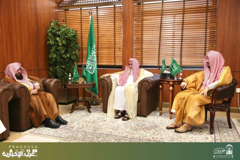 مفتي عام المملكة يستقبل رئيس الشؤون الدينية بالحرمين الشريفين ويبحثان أوجه التعاون