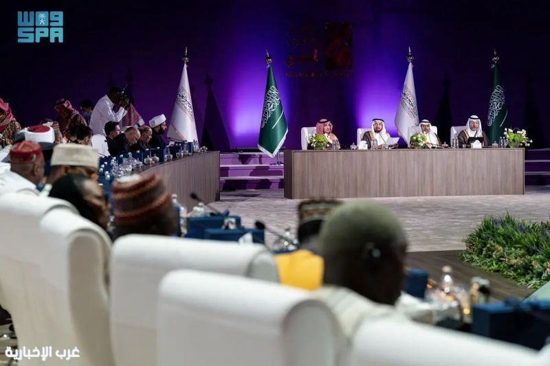 وزير الحج والعمرة يلتقي بأكثر من 100 وزير ومفتي ورئيس مكتب شؤون الحج في العالم الإسلامي