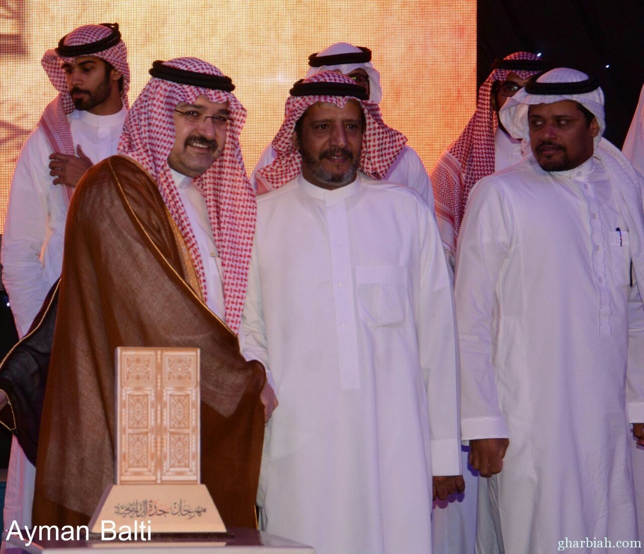 الأمير مشعل بن ماجد يكرّم المشاركين في مهرجان جدة التاريخية في نسخته الثانية