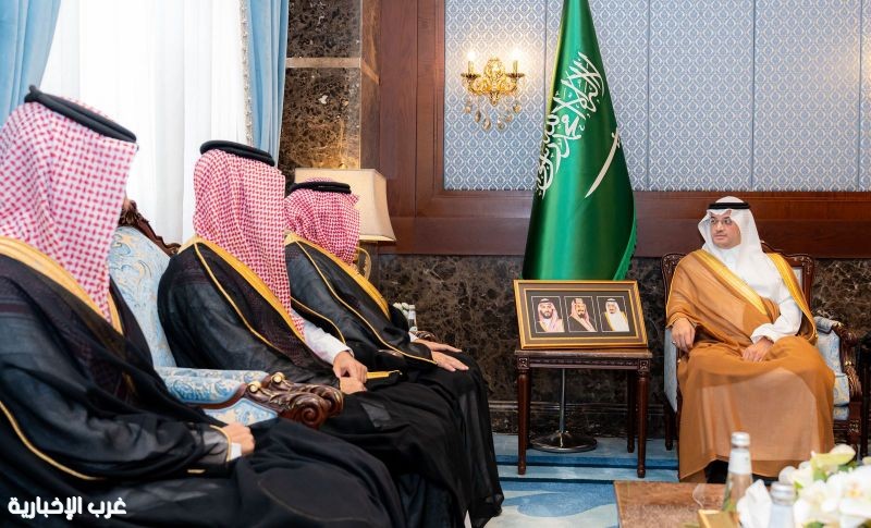 محافظ الأحساء يطّلع على منجزات التدريب التقني والمهني ويثمّن دوره في تمكين الشباب محافظ الأحساء يطّلع على منجزات التدريب التقني والمهني ويثمّن دوره في تمكين الشباب