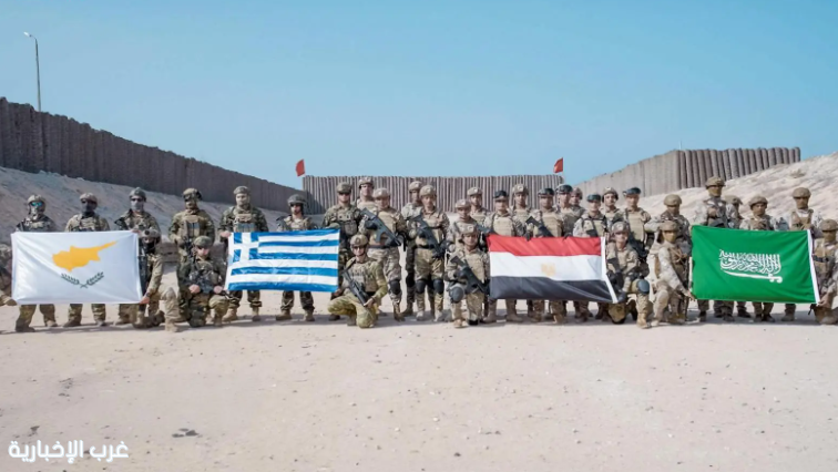 اختتام مناورات تمرين "ميدوزا 14" في مصر بمشاركة القوات البحرية الملكية السعودية اختتام مناورات تمرين "ميدوزا 14" في مصر بمشاركة القوات البحرية الملكية السعودية