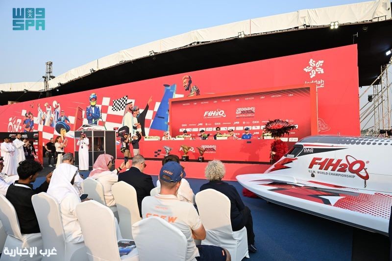 جدة ترفع مستوى المنافسة في اليوم الثاني للزوارق السريعة (F1H2O)