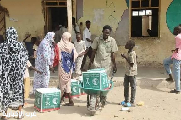 مركز الملك سلمان للإغاثة يوزّع (470) سلة غذائية في محلية بورتسودان بولاية البحر الأحمر في السودان