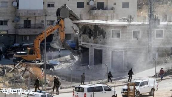 الاحتلال يصعّد: هدم مبنى في القدس وإصابة فلسطينيين بهجمات للمستوطنين واقتحامات واسعة الاحتلال يصعّد: هدم مبنى في القدس وإصابة فلسطينيين بهجمات للمستوطنين واقتحامات واسعة