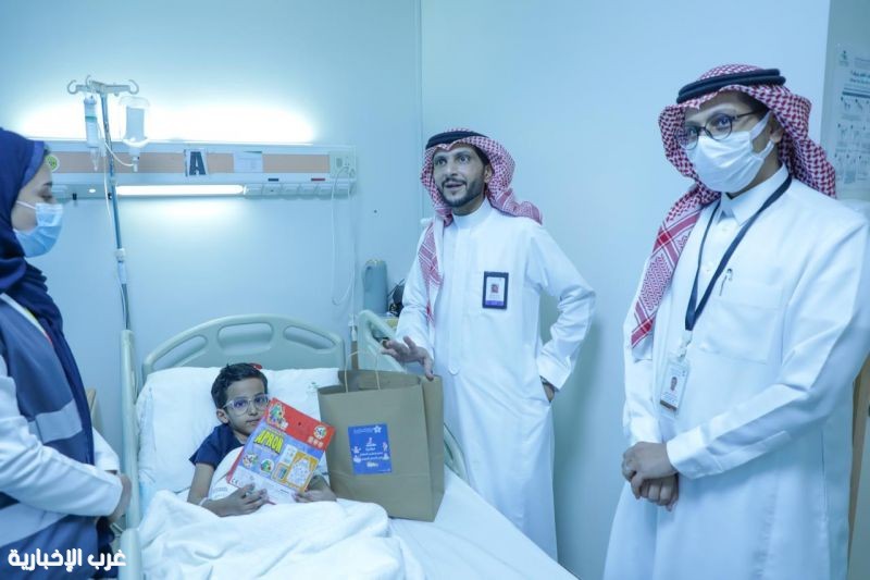 مستشفى النعيرية العام يعزّز رعاية الأطفال المنوّمين بمبادرة “ترفيه وتعليم”