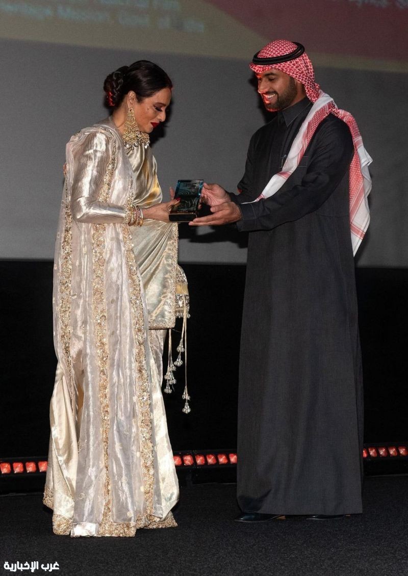 "مهرجان البحر الأحمر السينمائي 2025 يحتفي بالسينما العالمية ويكرّم النجمة الهندية ريخا"