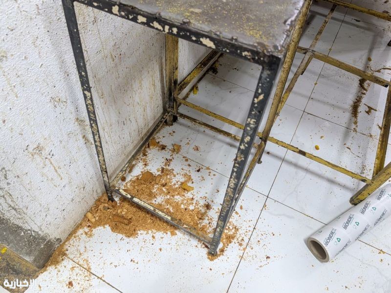 أمانة جدة تُغلق مواقع مخالفة وتُتلف 10 أطنان من المخبوزات غير الصالحة أمانة جدة تُغلق مواقع مخالفة وتُتلف 10 أطنان من المخبوزات غير الصالحة