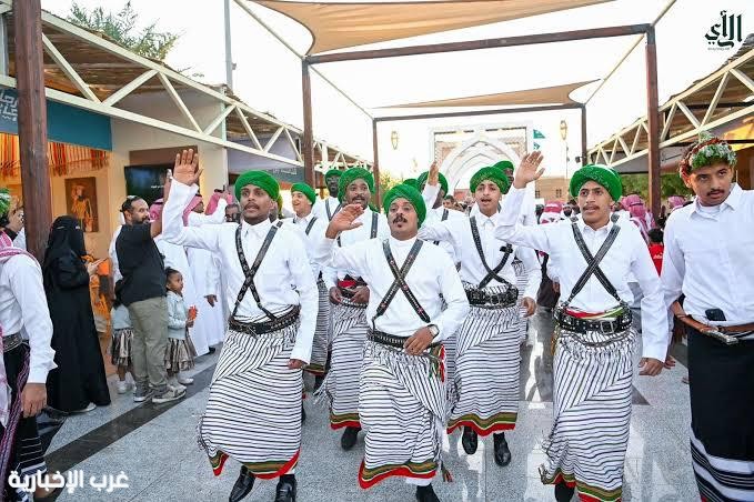 حضور لافت للزي الشعبي التراثي في فعاليات شتاء جازان 2026