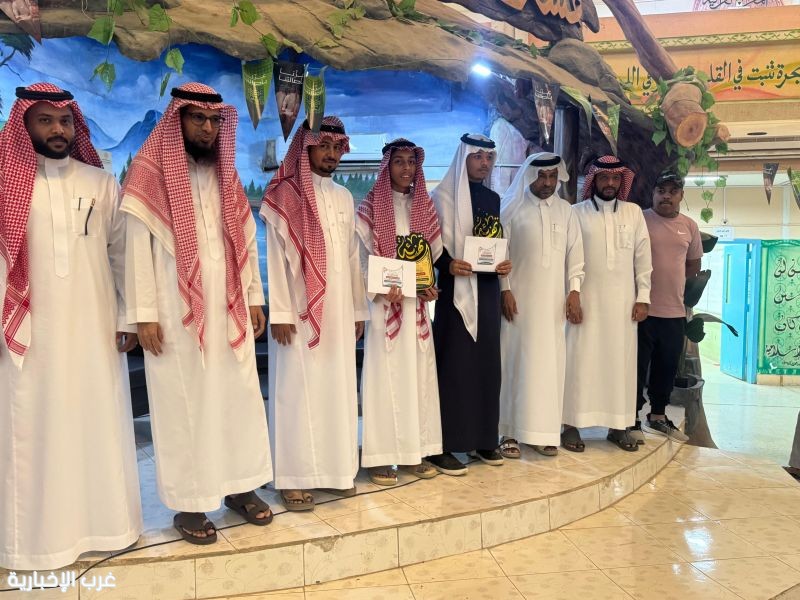 ثانوية الظبية تكرّم طالبين حصدا ميداليات وطنية في مجالات متميزة