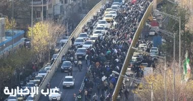 إيران تضاعف الإعانات الشهرية لمواطنيها بعد ارتفاع التضخم وانهيار العملة