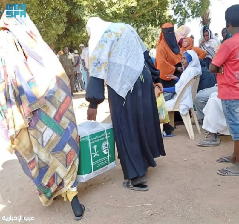 مركز الملك سلمان للإغاثة يوزّع 1050 سلة غذائية للنازحين والعائدين بولاية النيل الأزرق