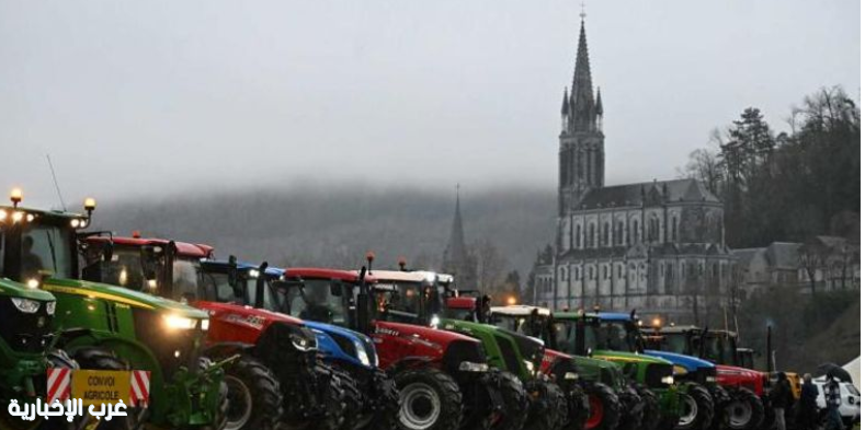 احتجاجات المزارعين في باريس.. قافلة الجرارات تصل البرلمان