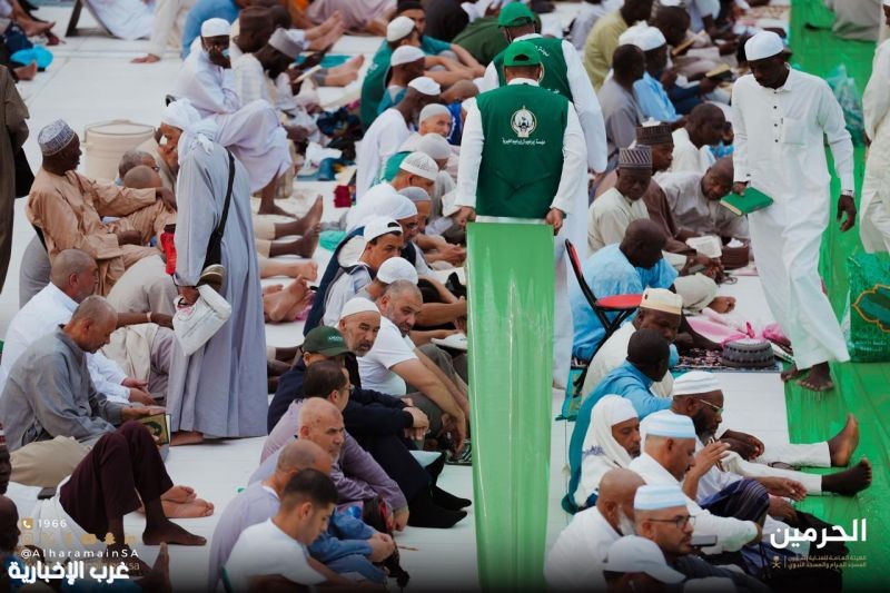 حوكمة مميزة لإفطار الصائمين برمضان بالحرمين عبر «إحسان» و«نسك»