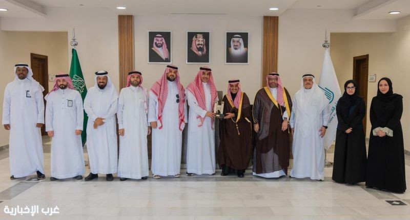 رئيس جامعة أم القرى يبحث مع وفد نادي الوحدة التعاون الأكاديمي والرياضي رئيس جامعة أم القرى يبحث مع وفد نادي الوحدة التعاون الأكاديمي والرياضي