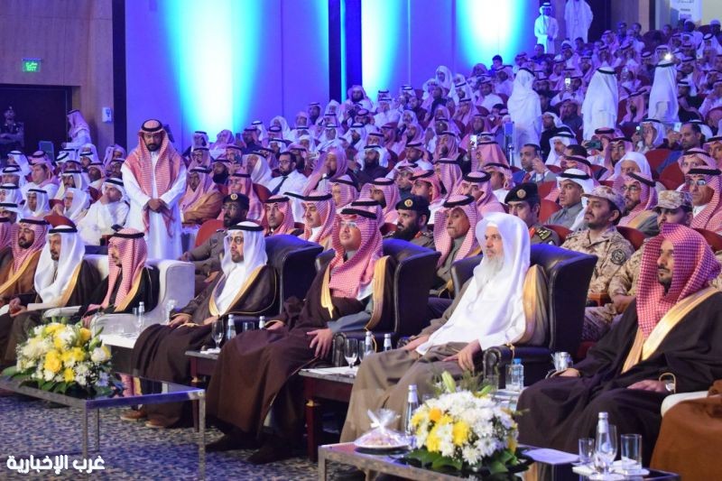 محافظ الأحساء يرعى حفل «خير أهل المشرق 2» لتكريم 455 حافظًا ومجازًا لكتاب الله تعالى. محافظ الأحساء يرعى حفل «خير أهل المشرق 2» لتكريم 455 حافظًا ومجازًا لكتاب الله تعالى.