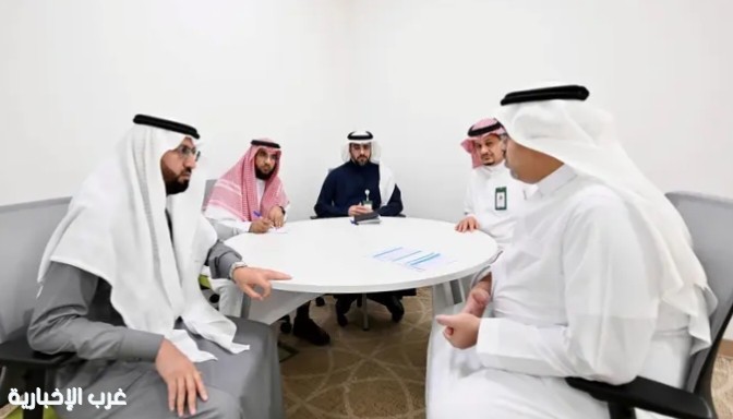 رئيس "الغذاء والدواء" يجتمع بممثلي الشركات والمواطنين في المنطقة الشرقية رئيس "الغذاء والدواء" يجتمع بممثلي الشركات والمواطنين في المنطقة الشرقية