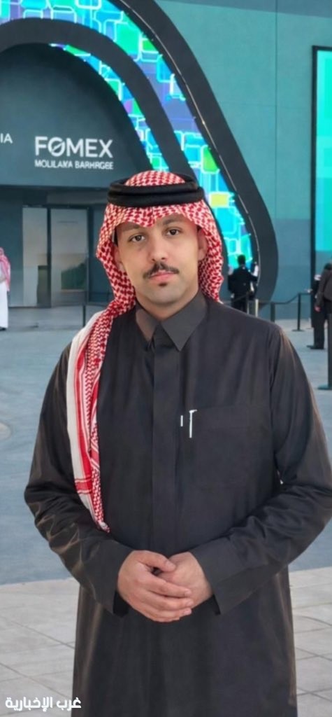 الإعلامي محمد الشرقي يلتقي وزير الإعلام  خلال حضوره في المنتدى السعودي للإعلام بـ الرياض