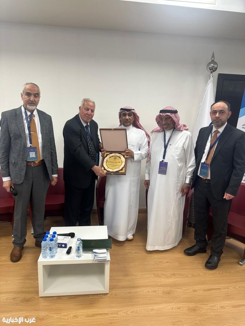 الدكتور عتيق يحصد المركز الأول عربياً في رعاية الموهوبين