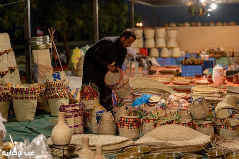 بلدية صبيا تنجز المرحلة الأولى من سوق شعبي جديد يضم 182 محلاً تجارياً ..والفيفي يوضح لغرب