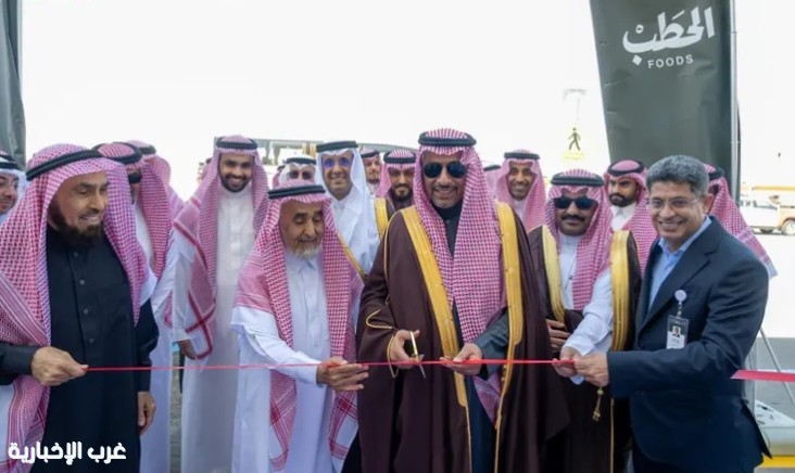 وزير الصناعة يدشن مصنع الحطب للأطعمة المبردة بمدينة سدير وزير الصناعة يدشن مصنع الحطب للأطعمة المبردة بمدينة سدير