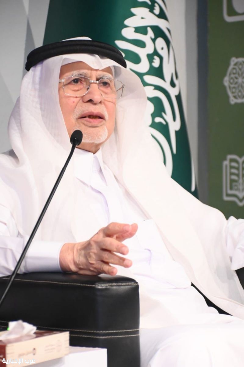 معالي الدكتور خوجة يشدو بقصائدة بجمعية الثقافة والفنون بجدة معالي الدكتور خوجة يشدو بقصائدة بجمعية الثقافة والفنون بجدة