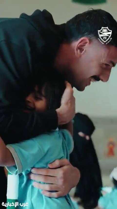 بالفيديو.. مدافع الأهلي دميرال يقطع عهدا لأطفال من ذوي الإعاقة بالفيديو.. مدافع الأهلي دميرال يقطع عهدا لأطفال من ذوي الإعاقة