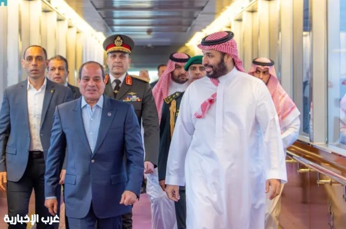 رئيس جمهورية مصر يصل إلى جدة وسمو ولي العهد في مقدمة مستقبليه رئيس جمهورية مصر يصل إلى جدة وسمو ولي العهد في مقدمة مستقبليه