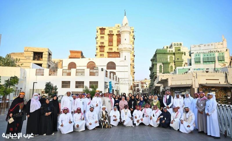 جدة تجمع المرشدين السياحيين في مسار الحج التاريخي بمناسبة اليوم العالمي للمرشد السياحي
