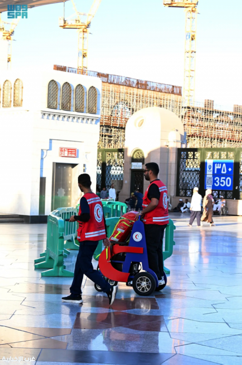 1007 متطوعين بالهلال الأحمر يعززون الجاهزية الإسعافية في ساحات المسجد النبوي 1007 متطوعين بالهلال الأحمر يعززون الجاهزية الإسعافية في ساحات المسجد النبوي